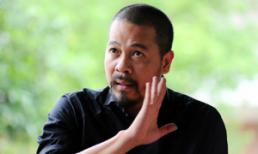 NTK Đức Hùng mang áo dài 'mớ ba mớ bảy' mừng Đại lễ