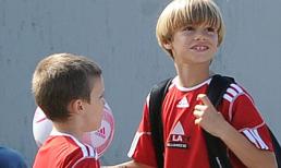 Con trai Beck "khoe" hình xăm