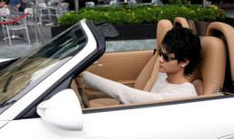 Siêu mẫu Việt: Nghèo nhưng... lái xe sang, xài đồ hiệu