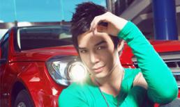 Nathan Lee sành điệu bên xế khủng