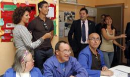 C.Ronaldo: Đẹp trai, giàu có, nổi tiếng và…thân thiện