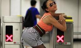 Sao Việt tạo dáng "khó đỡ"