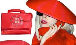 Ngắm túi xách kèm điện thoại độc của Gaga
