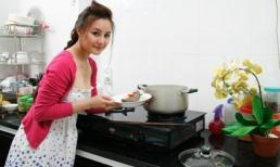Diễn viên - Ca sĩ  xinh đẹp Vy Oanh đi chợ và trổ tài nấu nướng 
