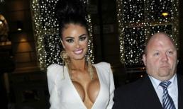 Sao truyền hình lại "trưng" vòng một lộ liễu đi ăn tối