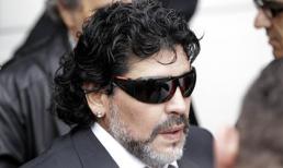 Maradona giấu nỗi đau trong ngày đưa tiễn mẹ!