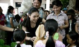 Ca sĩ Việt làm từ thiện: Vì cái "tâm" hay vì mấy tấm hình!?