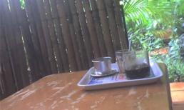 Cafe "đùi" nhộn nhịp phố núi