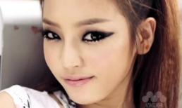 Video làm đẹp: Đính đá cho mắt cá tính