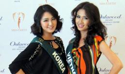 Phan Thị Mơ trẻ trung áo phông, quần jeans tại Miss Earth!