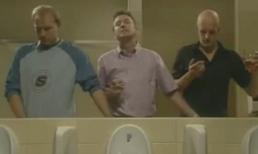 Cầm giúp tôi cái đó!