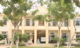 Trường học tiếp tục hoảng loạn khi 20 nữ sinh ngất hàng loạt