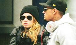 Bồ cũ Vieri và Boateng bị 'lộ mặt'