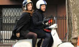 Jason Bateman và Olivia Wilde tình tứ trên Vespa