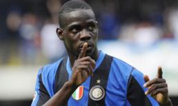 Balotelli suýt bị fan M.U cho ăn tẩn: Hiểm hoạ từ những chuyến chơi đêm 