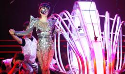 "Phát sốt" vì cảnh Hồ Ngọc Hà xuất hiện từ phi thuyền