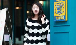 Thanh lịch và quyến rũ với áo len kẻ