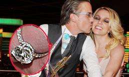 Choáng với nhẫn kim cương 3 cara của Britney Spear