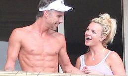 Khoảnh khắc tình tứ của Britney và bạn trai