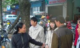 Cô gái bị xăm rết lên mặt ra HN chữa trị 