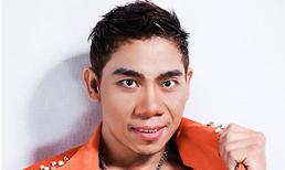 Phạm Văn Mách khoe thân hình "kiến càng"