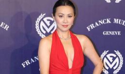 Lưu Gia Linh gợi cảm tuổi 46