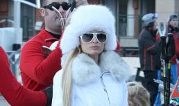 Paris Hilton đẹp như chú thỏ trắng khi đi trượt tuyết