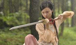 Hotgirl Midu và Kim Hiền múa võ điêu nghệ