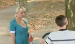 Thử độ nhạy cảm trước girl xinh