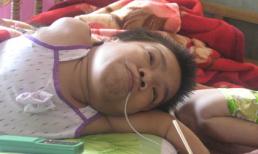 Cô gái không xương có biệt tài dùng lưỡi xỏ kim 