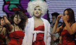 Sốc toàn tập: Minh Quân khoe nội y khi đóng “Nữ hoàng Tuyết”