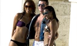 Giám khảo Simon Cowell  tình tứ khi gặp "gái lạ"