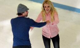 Britney Spears rủ bồ đi trượt băng mừng sinh nhật
