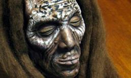 Chặt đầu người làm... đồ trang sức