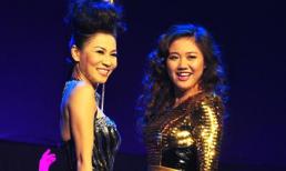 Thu Minh cởi áo so đường cong với Mai Hương