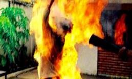 Vợ châm lửa đốt chồng trên giường ngủ