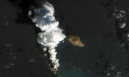 Một hòn đảo kỳ lạ vừa nhô lên giữa Biển Đỏ