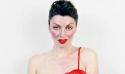 Người phụ nữ có khả năng biến hóa 23 khuôn mặt