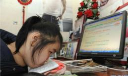 Điều kỳ diệu của cô bé gõ tiểu thuyết bằng miệng