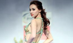 Trang Nhung khoe lưng trần với đầm dạ hội