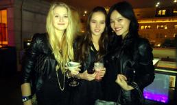 Khi người đẹp tự bỏ tiền đi... thi quốc tế