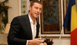 Cựu tay vợt số 1 thế giới chính thức thành... ông nghị