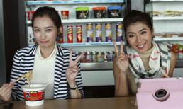 Trúc Diễm, Ngọc Quyên nhí nhảnh khi ăn mỳ ở Quảng Châu