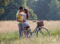 Tôi nên có con với người sắp lấy vợ?