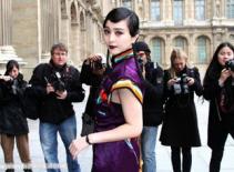 Phạm Băng Băng “chơi trội” với sườn xám và môi tím 