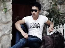 Phạm Thành Vũ khỏe khoắn trang phục hè