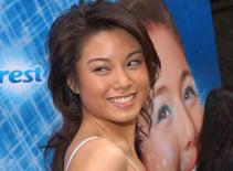 Sao lớn lũ lượt rời TVB vì... tiền