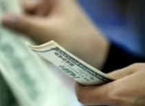 Cân nhắc một số giải pháp để cá nhân mua được ngoại tệ tại ngân hàng