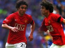 Sir Alex, anh em nhà Silva và truyền thuyết về "viên đạn bạc"