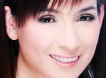 Phi Nhung về Việt Nam vì "Chuyện tình làng hoa"